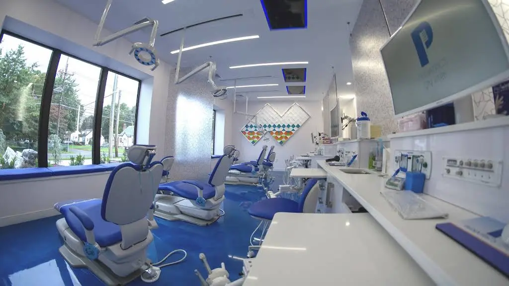 Pediatrics on Park - Professional dental clinic exterior with modern facilities