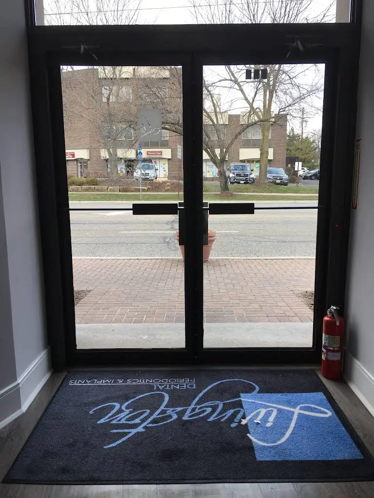 Livingston Dental: Periodontics & Implant Dentistry / Brunetti Periodontics