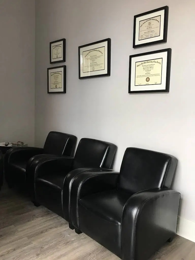 Livingston Dental: Periodontics & Implant Dentistry / Brunetti Periodontics