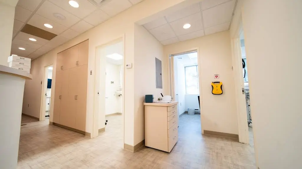 Riverside Oral Surgery - Professional dental clinic exterior with modern facilities