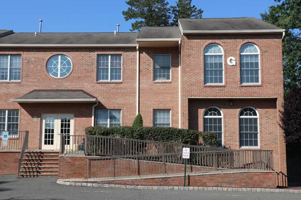 Richard A. Zym DMD PA - Professional dental clinic exterior with modern facilities
