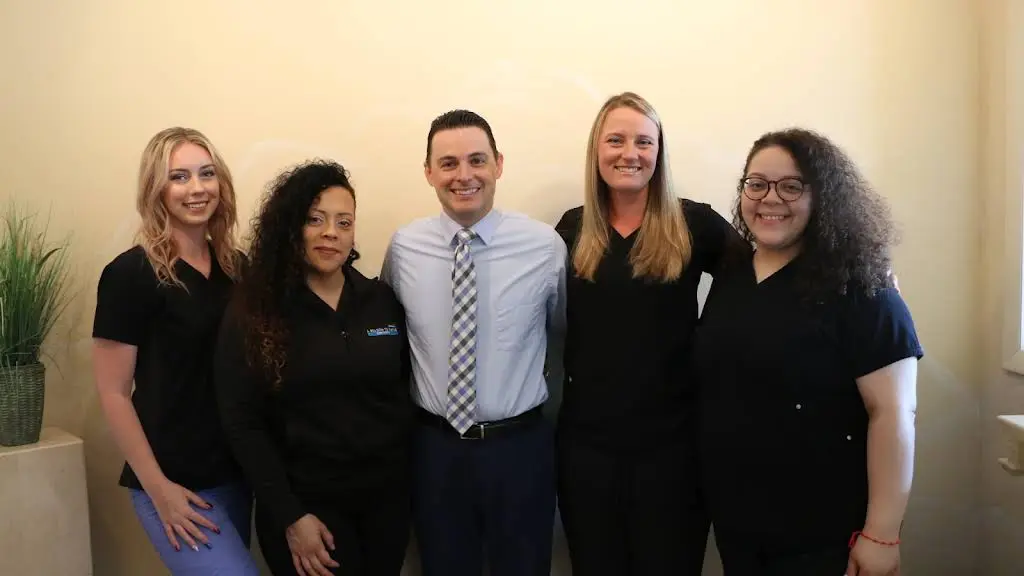 A Reason To Smile Dentistry