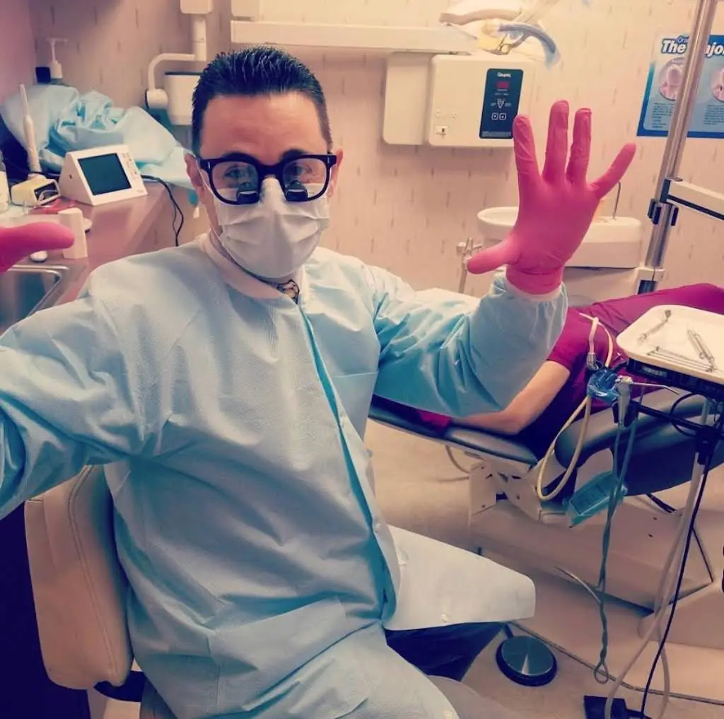 A Reason To Smile Dentistry