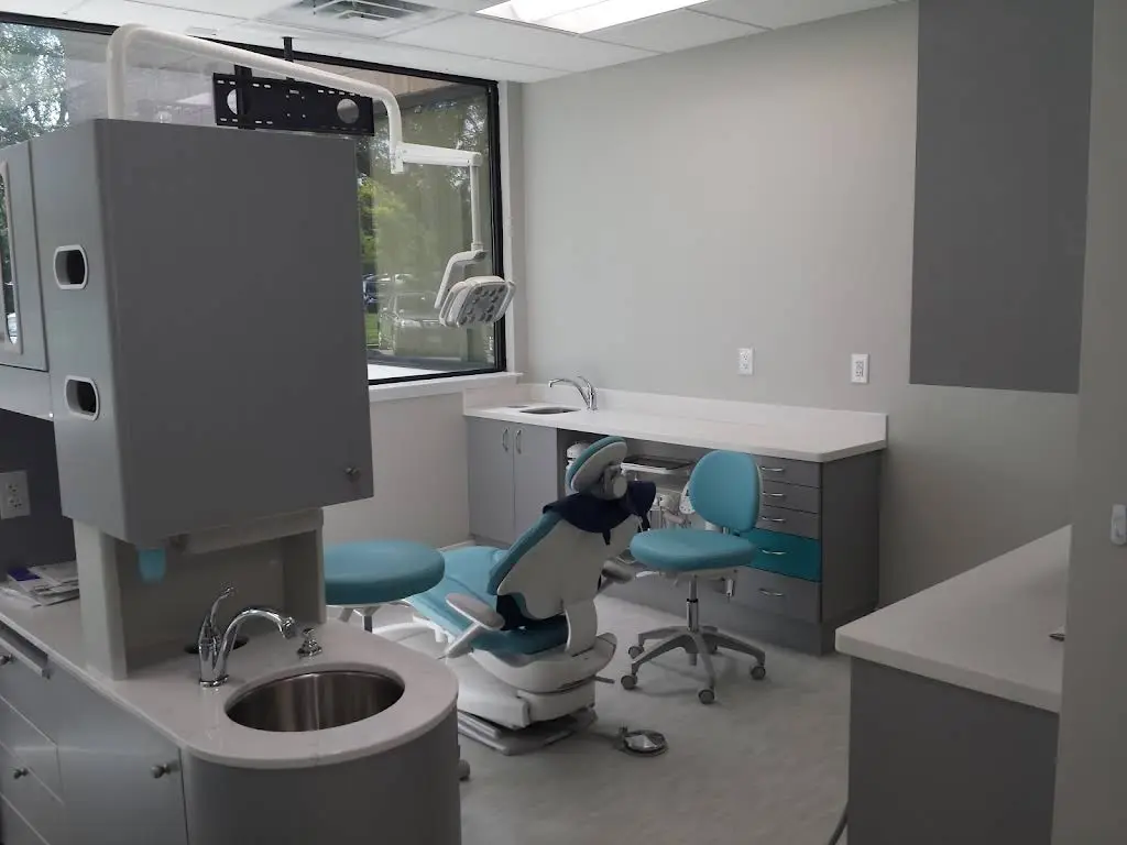 Monroe Dental Studio - Professional dental clinic exterior with modern facilities