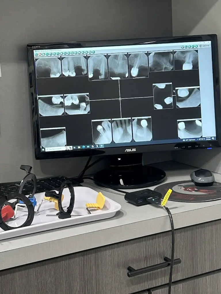 Carroll Gardens Dental Associates - Professional dental clinic exterior with modern facilities