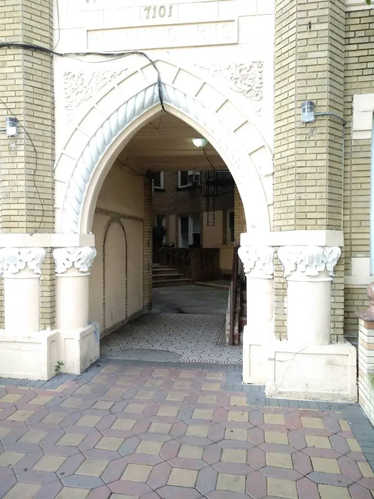 Dental Office Family Dentistry - Professional dental clinic exterior with modern facilities