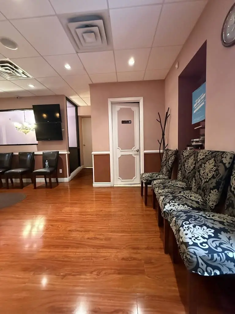 Chung Hin Lau, DDS