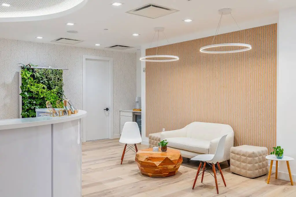 Brooklyn Mint Dental - Professional dental clinic exterior with modern facilities