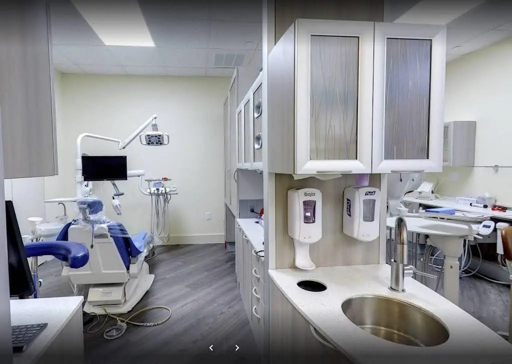 LuxDen Dental Center