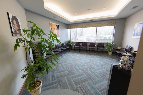 Creekside Dentistry & Implantology - Professional dental clinic exterior with modern facilities