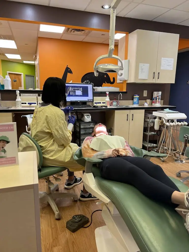 Rainbow Kids Dental - Professional dental clinic exterior with modern facilities