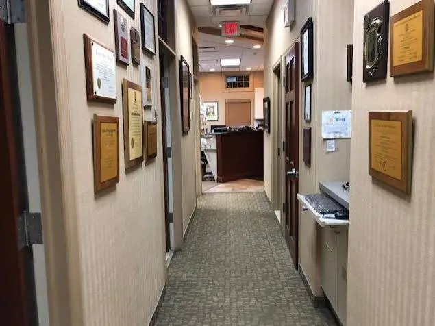 Kenilworth Dental Associates - Professional dental clinic exterior with modern facilities