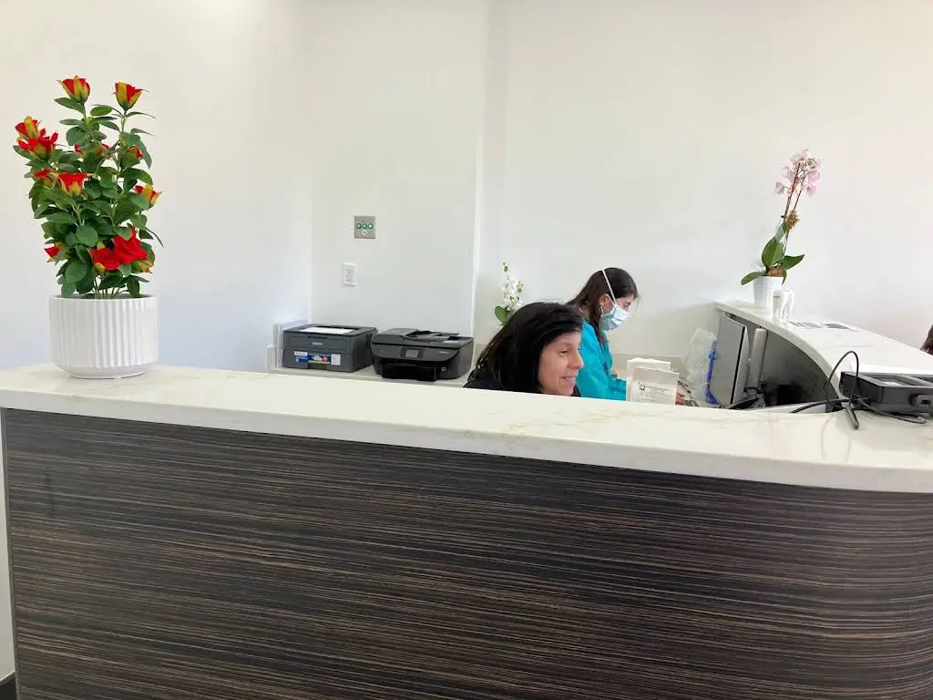 Brooklyn Smile & Dental Implants