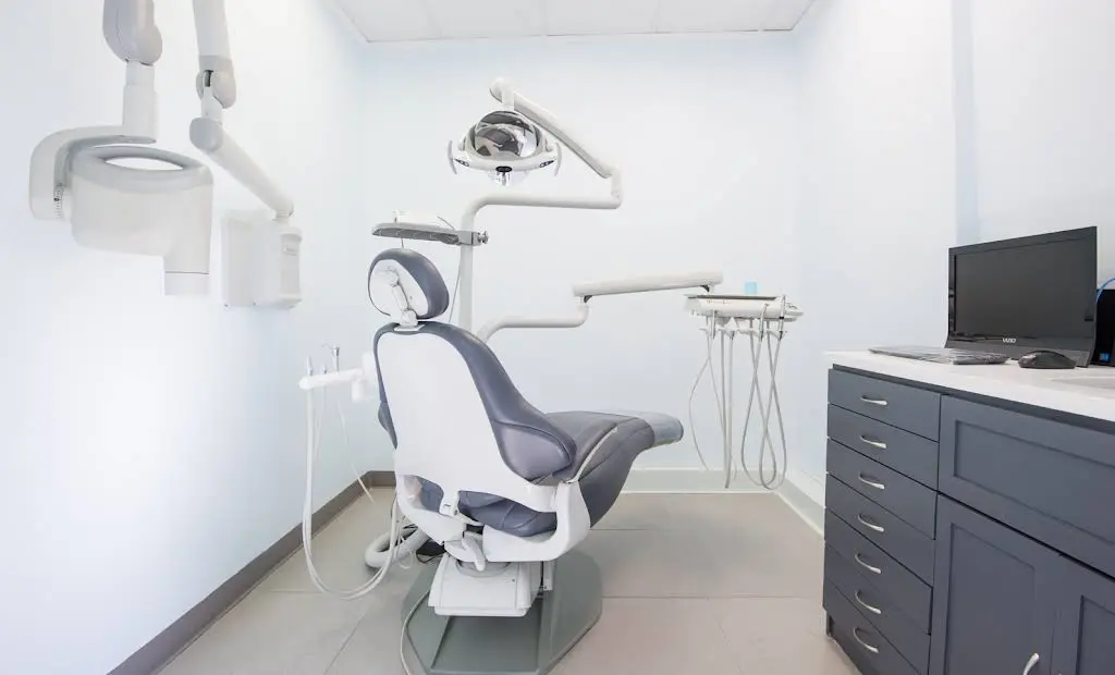 Williamsburg Dental PLLC - Professional dental clinic exterior with modern facilities