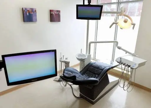 Williamsburg Dental Arts - Professional dental clinic exterior with modern facilities