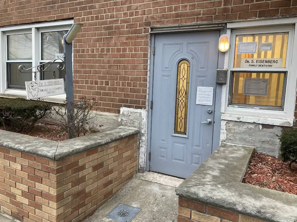 Brooklyn Dental Smiles - Professional dental clinic exterior with modern facilities