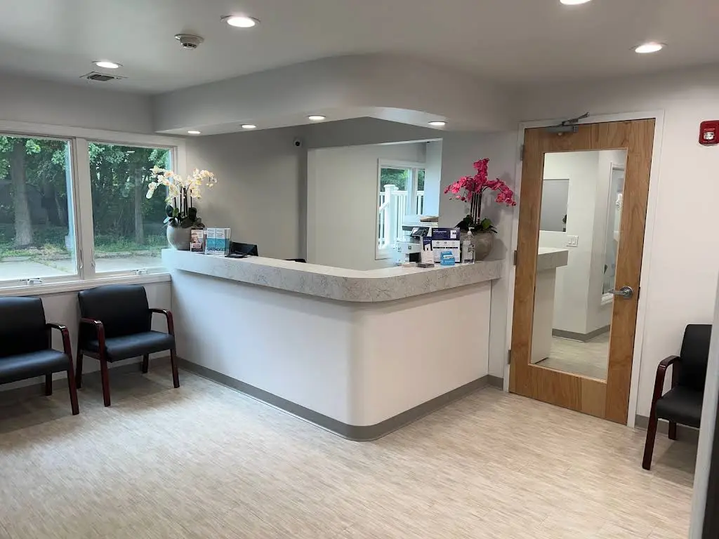 NÜVA Smile - Professional dental clinic exterior with modern facilities