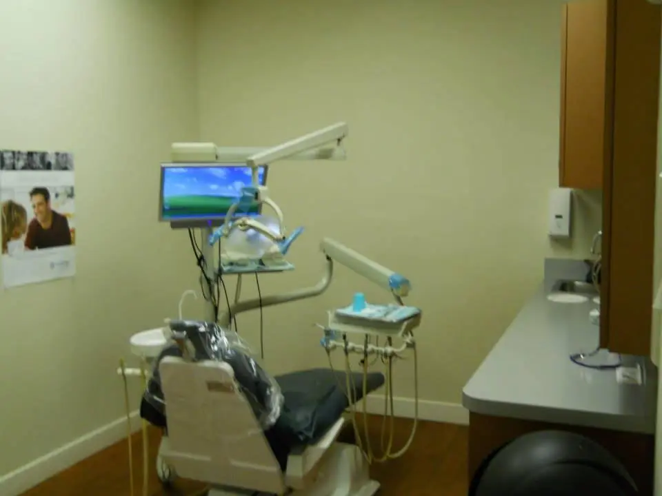 Albee Dental Care - Professional dental clinic exterior with modern facilities