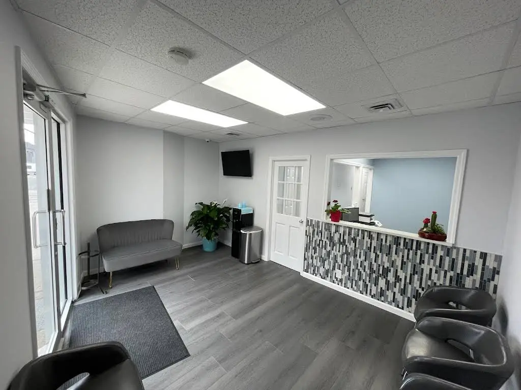Glendale Family Dental- Dr. Elina Kariyeva - Professional dental clinic exterior with modern facilities