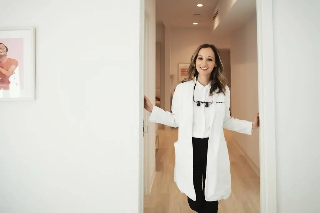Domino Dental - Dr. Lilya Horowitz