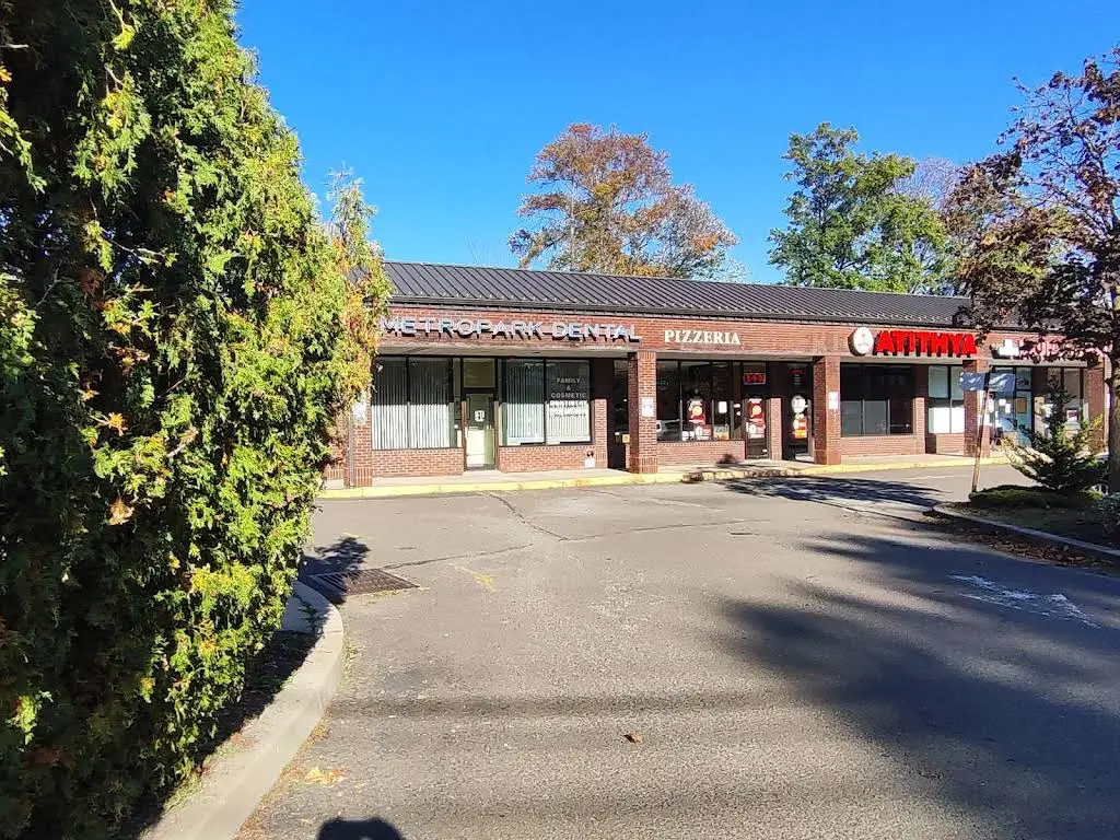 Metropark Dental - Professional dental clinic exterior with modern facilities