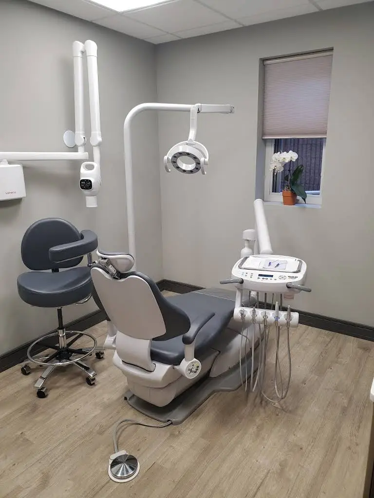 Lukenda Dental - Professional dental clinic exterior with modern facilities
