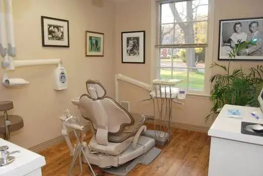 Edgemont Dental Arts and Dental Implant Center - Professional dental clinic exterior with modern facilities