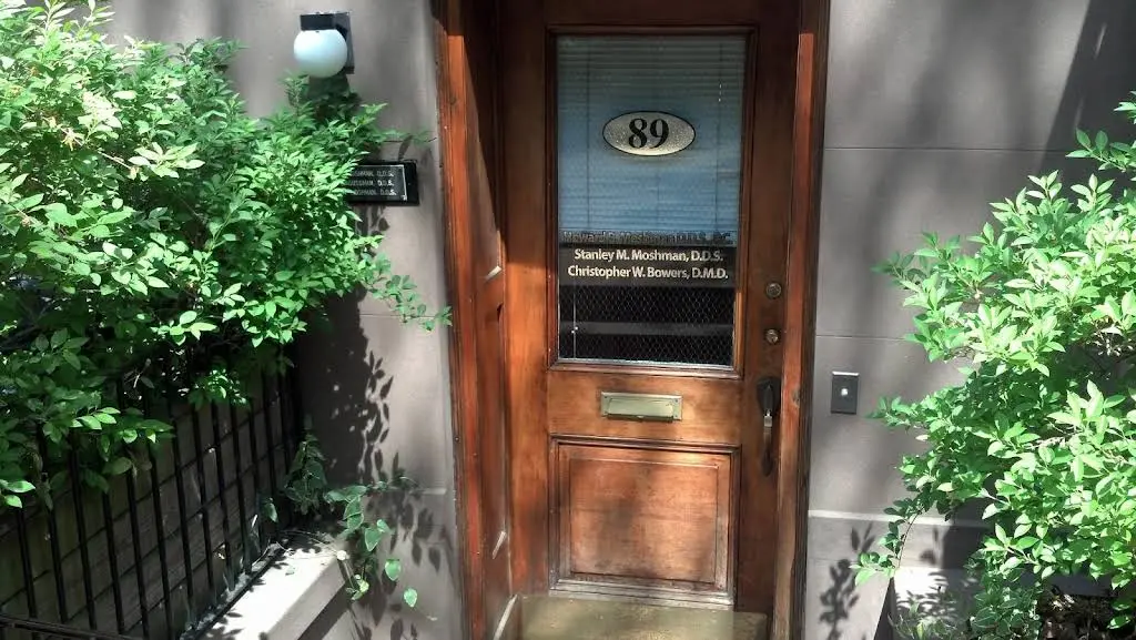 Brooklyn Comfortable Dental Care - Dr. Christopher Bowers
