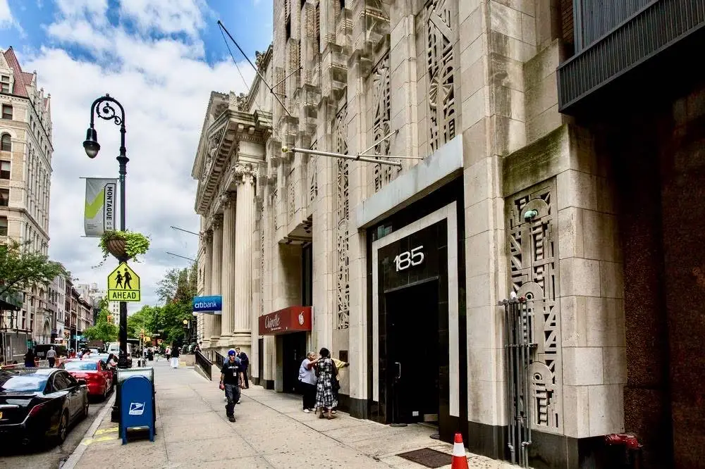 Creative Dentistry of Brooklyn Heights - Professional dental clinic exterior with modern facilities