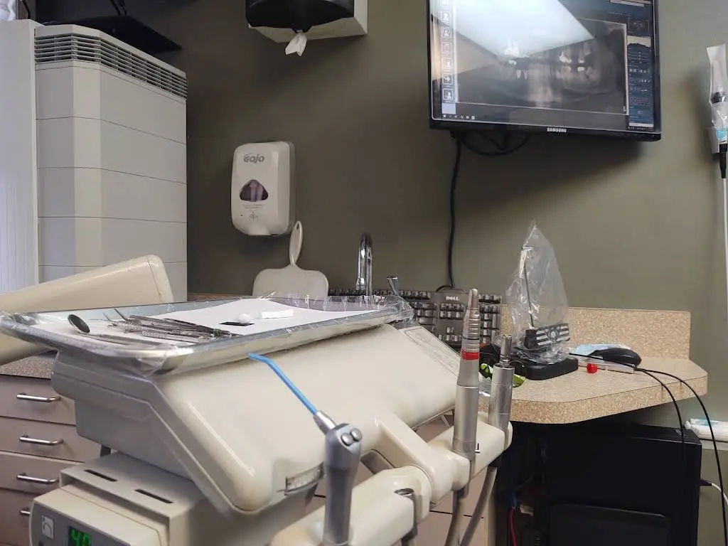 Wayne Valley Dental Care - Nicholas J. Tria, DMD - Professional dental clinic exterior with modern facilities
