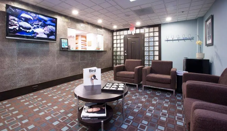 Periodontal & Implant Associates - Livingston - Professional dental clinic exterior with modern facilities