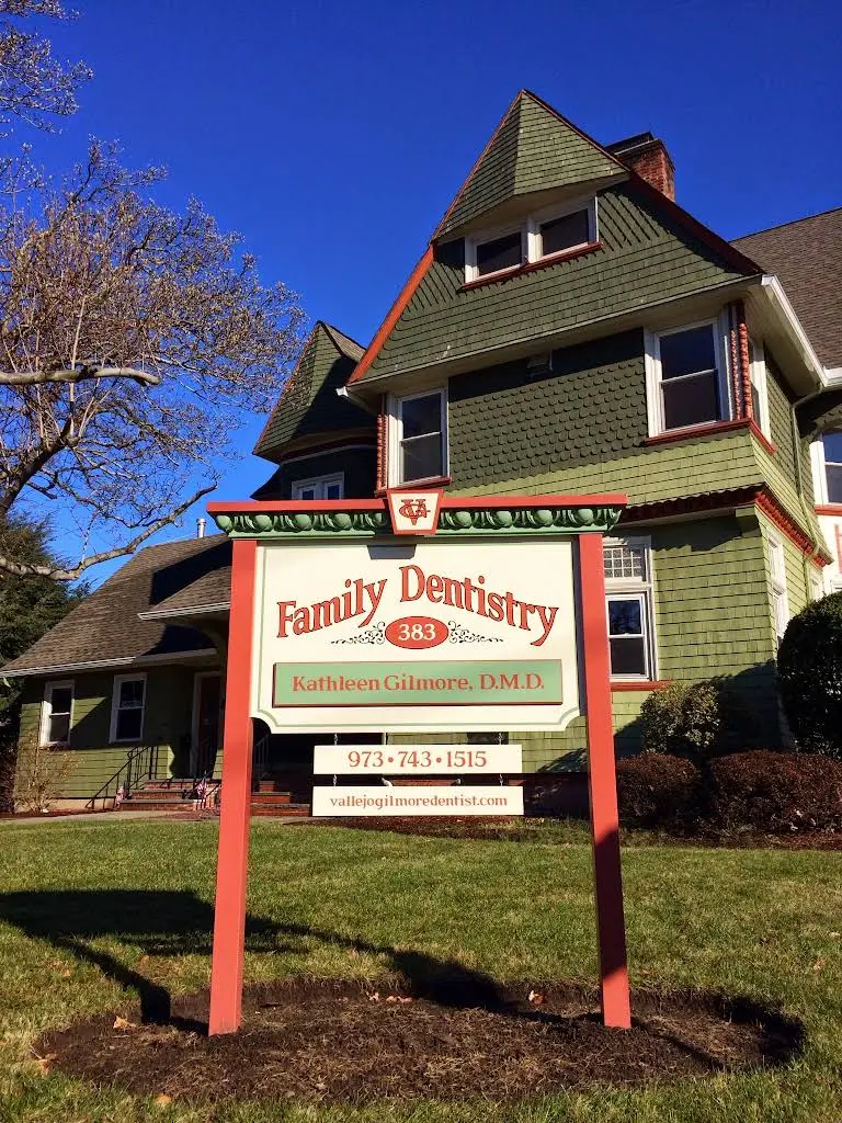 Kathleen Gilmore, DMD Family Dentistry - Professional dental clinic exterior with modern facilities