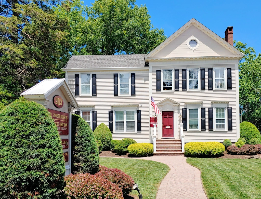 Bellevue Avenue Dental Associates - Professional dental clinic exterior with modern facilities