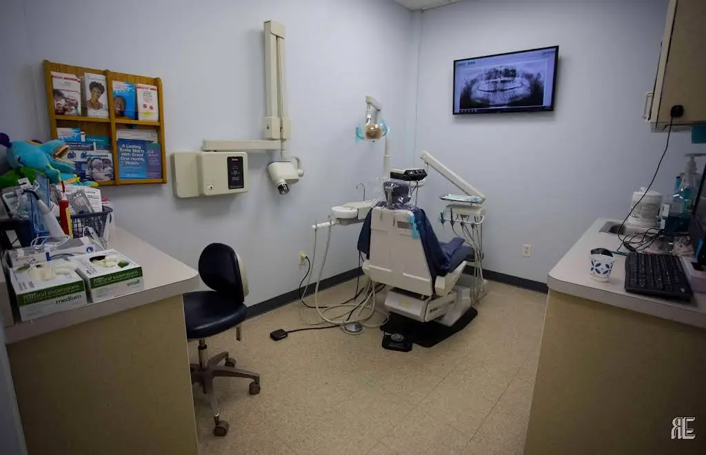 Maspeth Dental - Dr. Jacob Elizerov - Professional dental clinic exterior with modern facilities