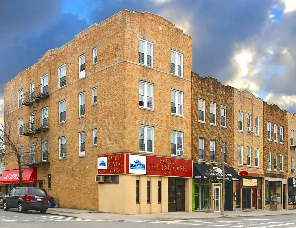 Souferian Robert B. DDS / Family Dental Care - Professional dental clinic exterior with modern facilities