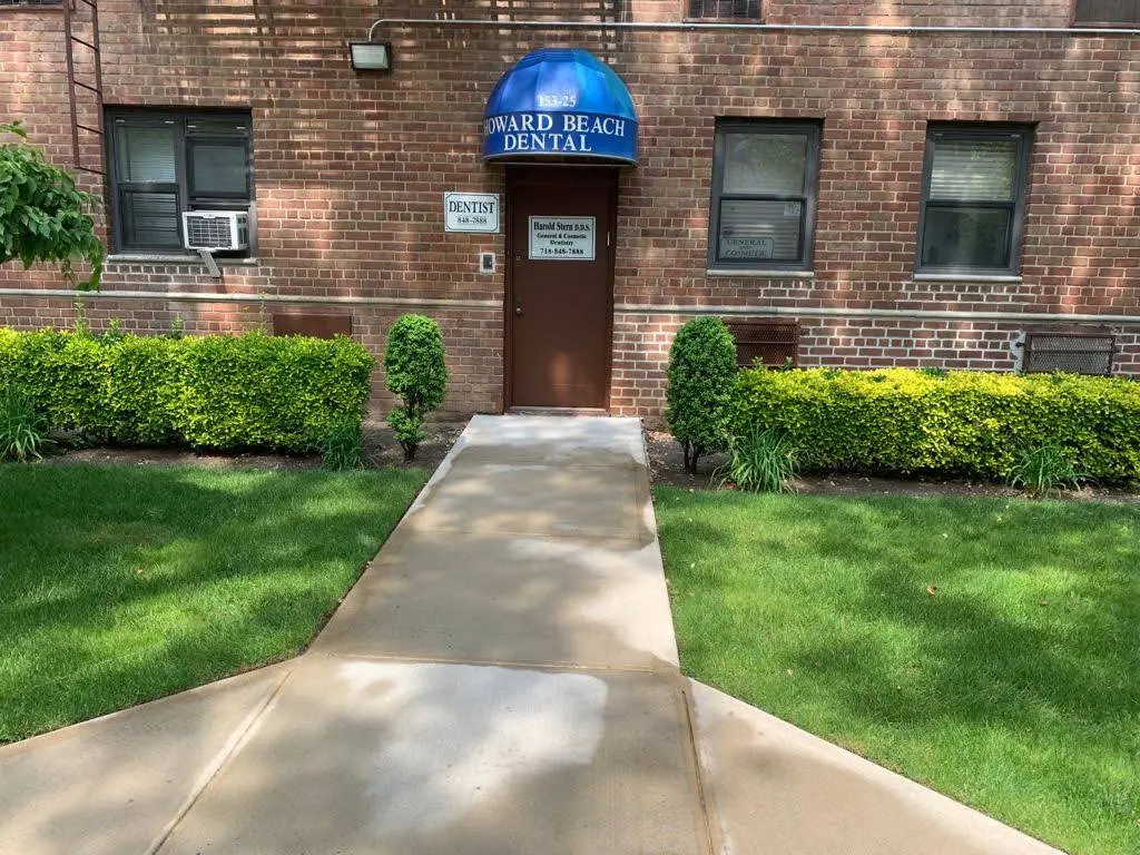 Howard Beach Dental - Professional dental clinic exterior with modern facilities