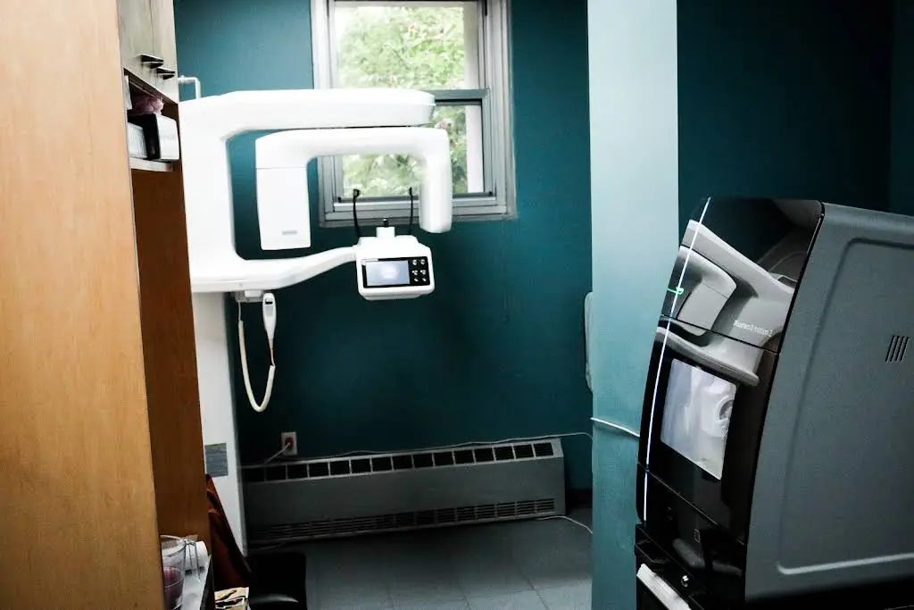 Two Bridges Dentist - Professional dental clinic exterior with modern facilities