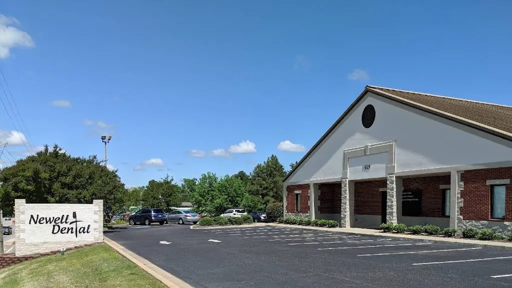 Newell Dental - Professional dental clinic exterior with modern facilities