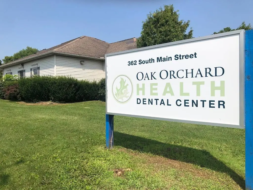 Oak Orchard Health - Professional dental clinic exterior with modern facilities