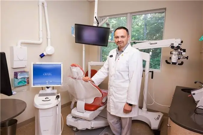 Avant Garde Dental Arts - Professional dental clinic exterior with modern facilities