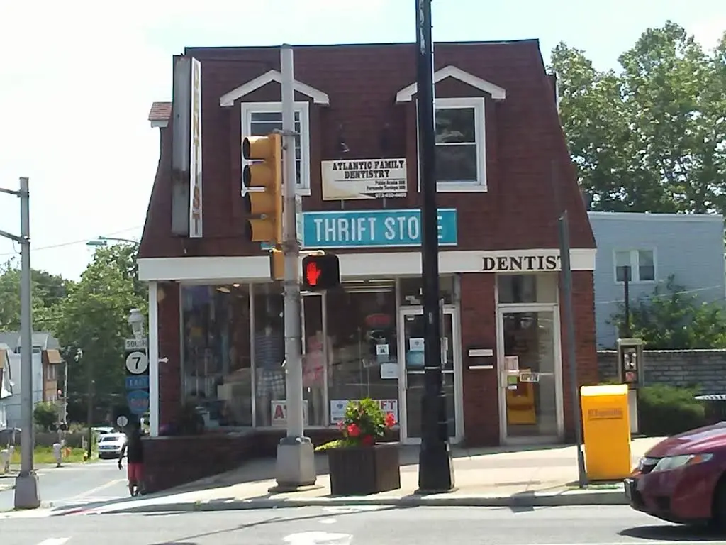 Pablo Acuna Dental Group LLC - Professional dental clinic exterior with modern facilities