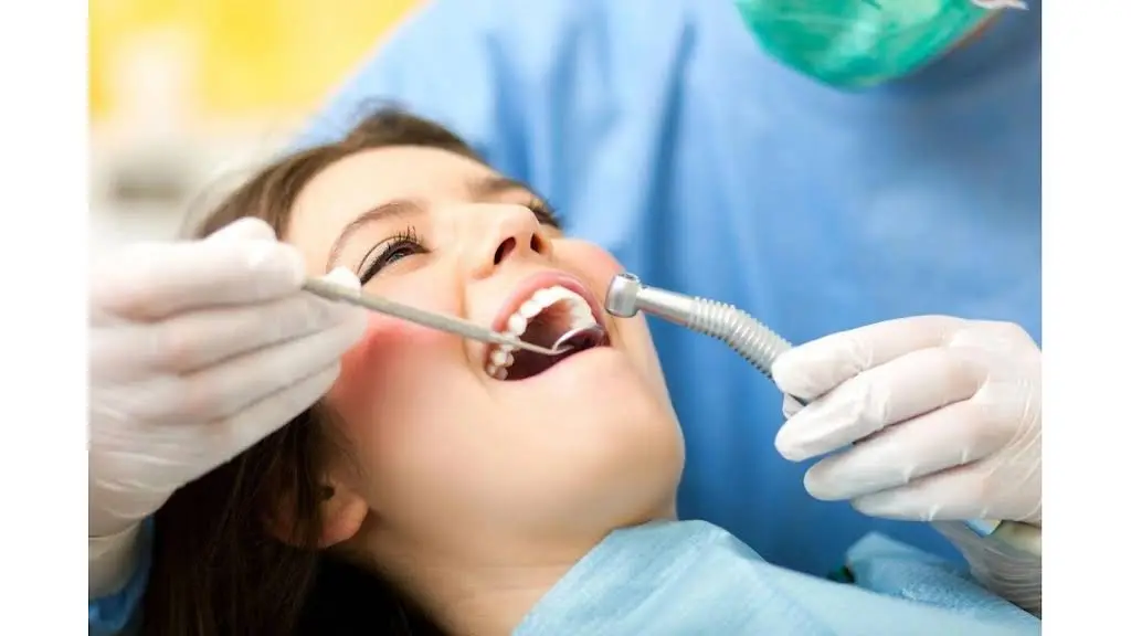 David M. Mayer, DMD - Professional dental clinic exterior with modern facilities