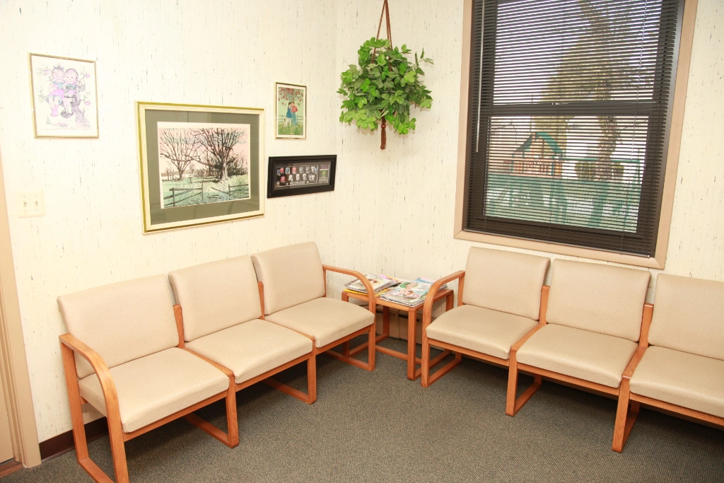 Smile Li Dentistry LLC - Professional dental clinic exterior with modern facilities