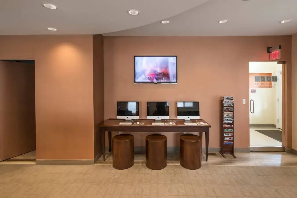 Hoch Orthodontics