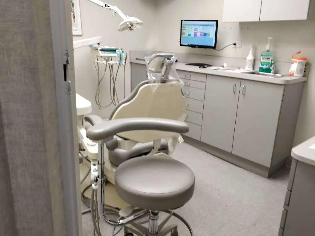 Nassau Street Dental - Professional dental clinic exterior with modern facilities