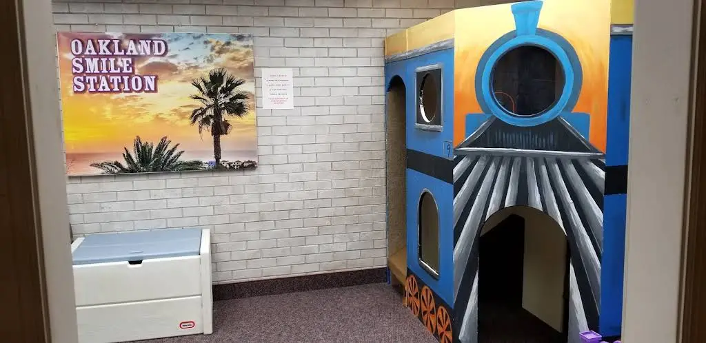 Oakland Smile Station