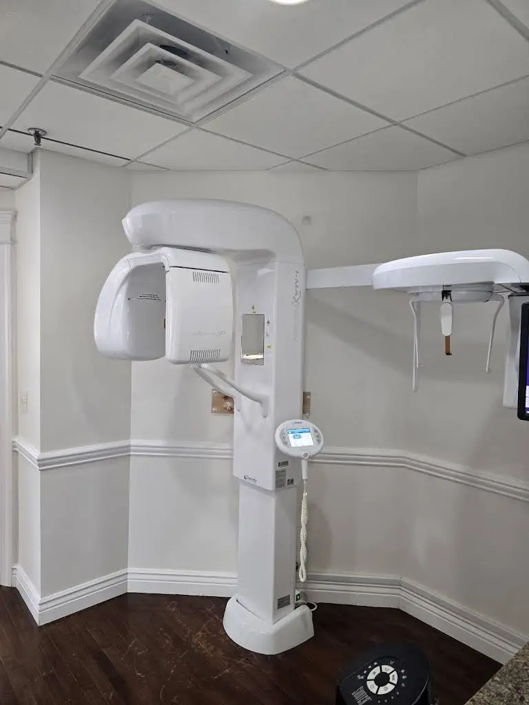 Lakeview Family Dentistry - Professional dental clinic exterior with modern facilities
