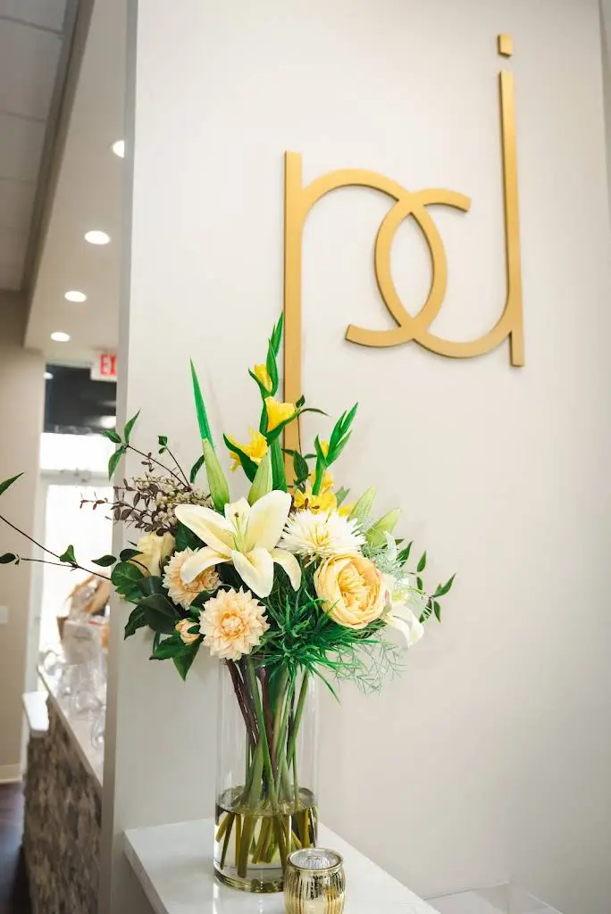 Paragon Dental - Dr. Danielle Indelicato