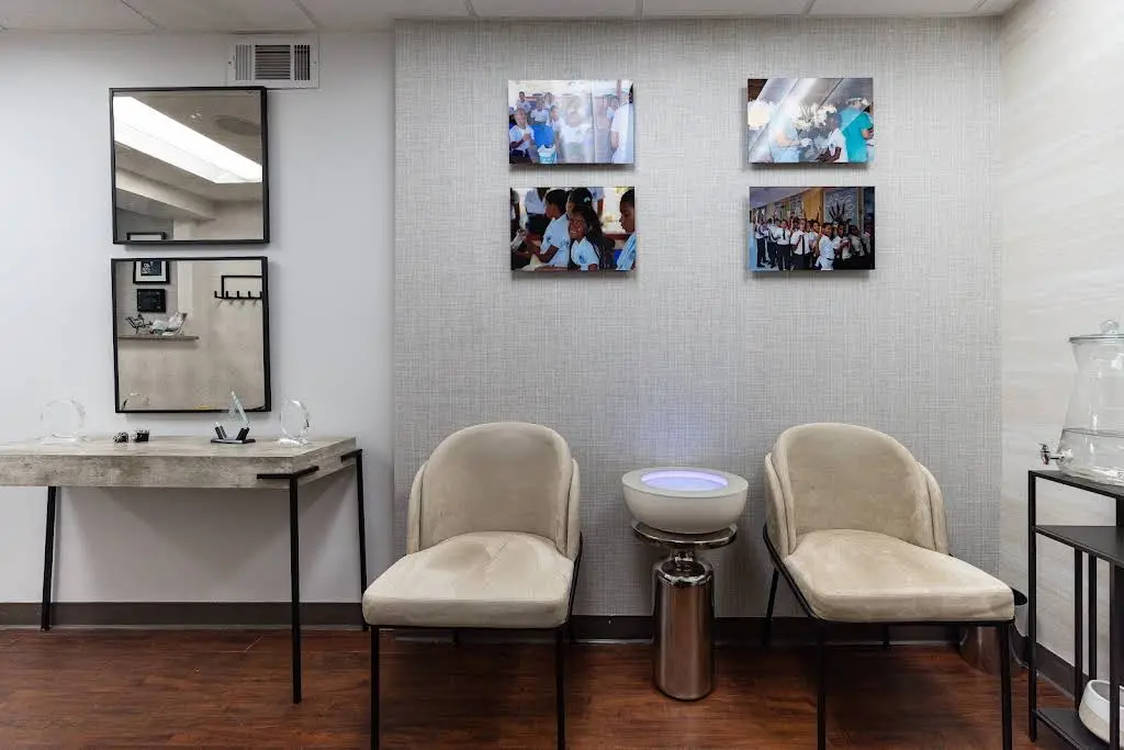 New York Dental Office - Professional dental clinic exterior with modern facilities