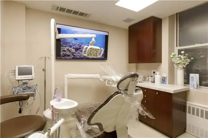 Expert Dental - Midtown - Professional dental clinic exterior with modern facilities